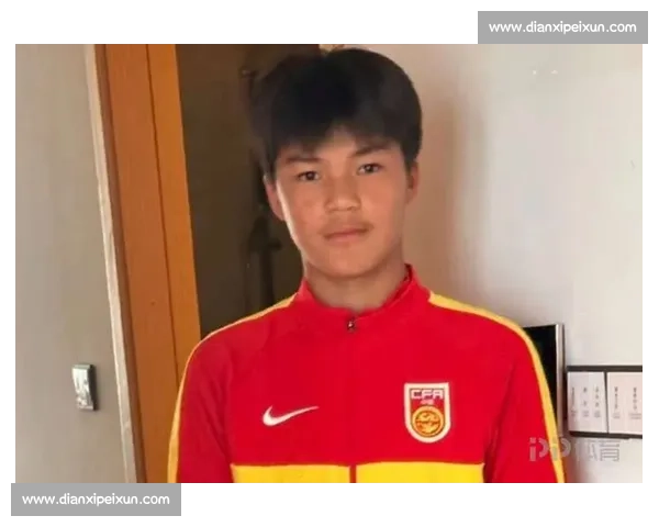 15 岁中国小将刘凯源:三年内冲击黄潜 B 队,剑指五大联赛 15 岁中国小将刘凯源:三年内冲击黄潜 B 队,剑指五大联赛